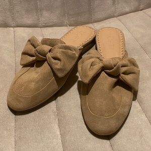 LIKE NEW LOFT Slide Bow Loafer